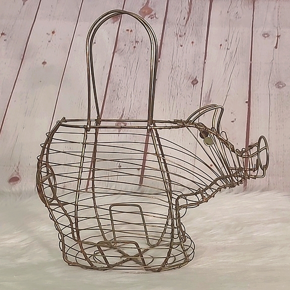 Vintage Rustic Metal Wire Farmouse Pig Piggie Egg Basket With Handles Gold Tone - Picture 7 of 15